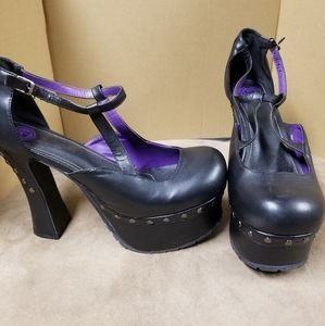 T.U.K Smasher platforms